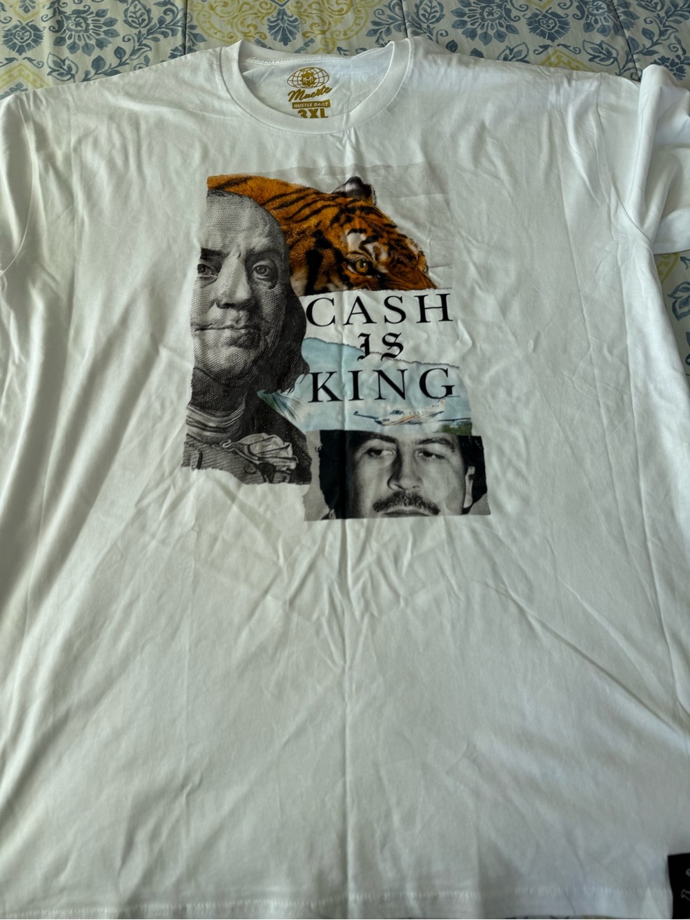 Muerte White 'Cash Is King' Graphic Tee - Crew Neck Short Sleeve